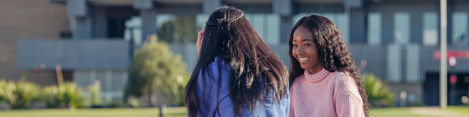 https://www.deakin.edu.au/__data/assets/image/0003/2873334/36813_1600x400_deakin_students_trackside.jpg