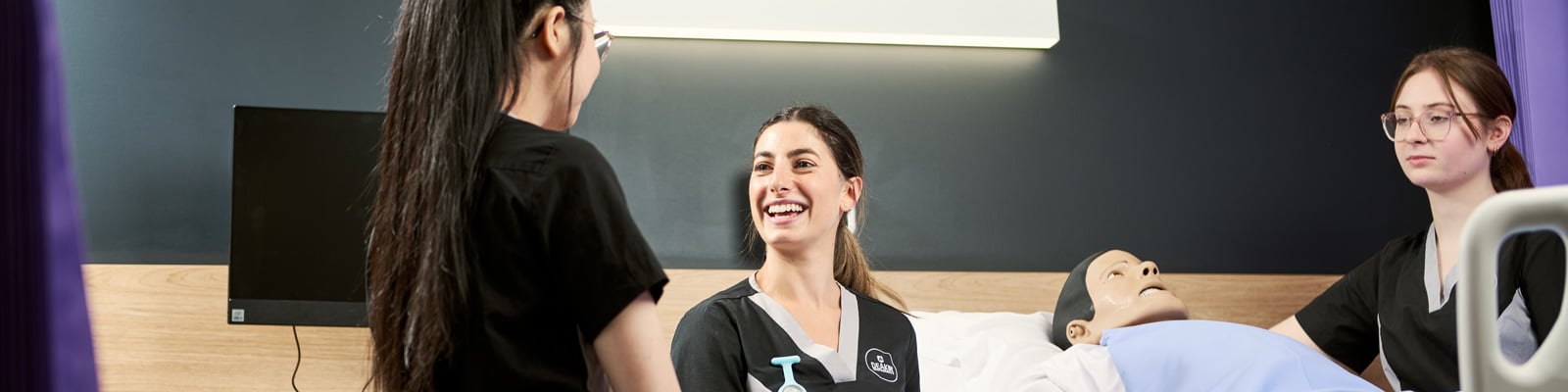 https://www.deakin.edu.au/__data/assets/image/0005/2789672/35404_1600x400_bachelor_nursing_banner.jpg