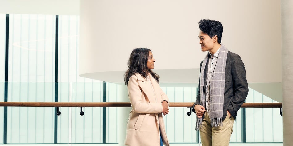 https://www.deakin.edu.au/__data/assets/image/0005/2842484/40652_950x475_two_students_talking.jpg