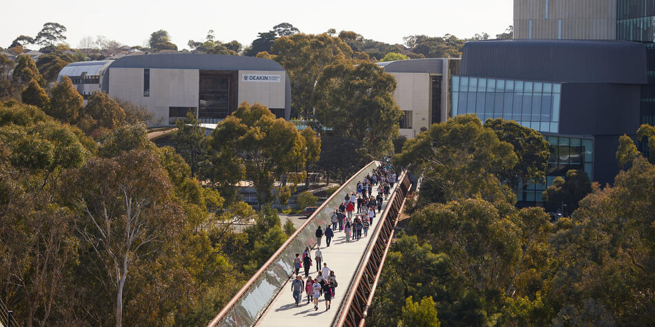 https://www.deakin.edu.au/__data/assets/image/0006/2860197/43039_950x475_deakin_burwood_campus.jpg