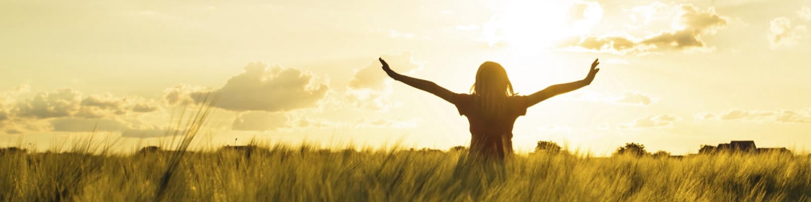 https://www.deakin.edu.au/__data/assets/image/0008/2866310/11625_1600x440_person-basking-in-sun.jpg