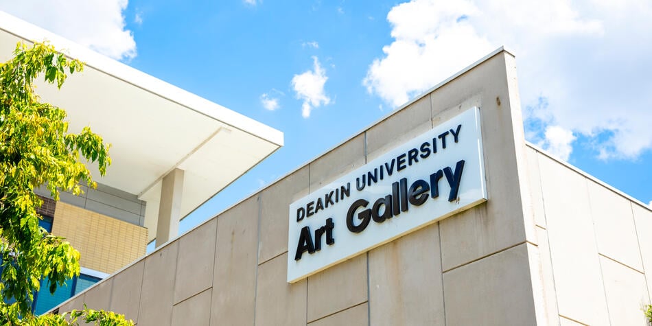 https://www.deakin.edu.au/__data/assets/image/0009/2848626/36301_banner_950x475.jpg