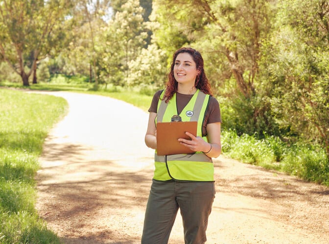 https://www.deakin.edu.au/__data/assets/image/0010/2486098/35523_graduate-diploma-of-sustainability_hero.jpg