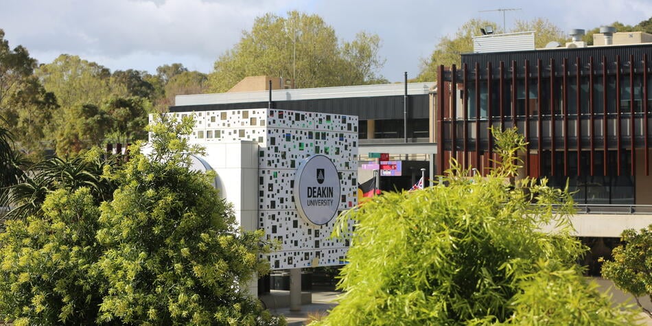 https://www.deakin.edu.au/__data/assets/image/0010/2869408/39693_950x475_Deakin-campus-banner.jpg