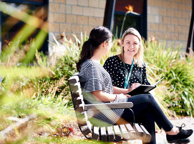 https://www.deakin.edu.au/__data/assets/image/0011/2752679/21006_graduate-certificate-of-mental-health-nursing_hero.jpg