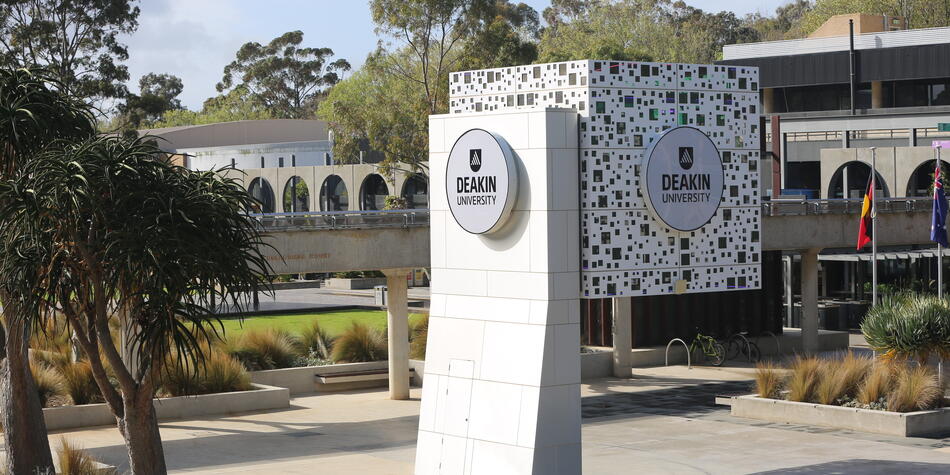 https://www.deakin.edu.au/__data/assets/image/0011/2816615/39653_096A9206.jpg