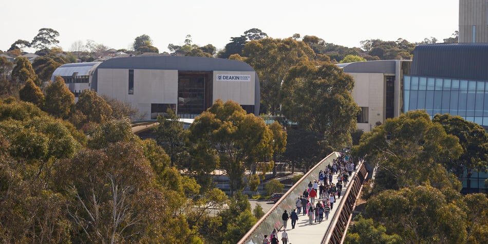 https://www.deakin.edu.au/__data/assets/image/0012/2858862/43039_950x475_deakin_burwood_bridge.jpg